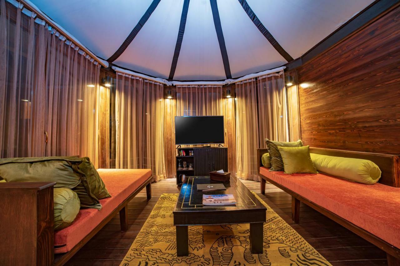 The Pavilions Himalayas Lake View ポカラ エクステリア 写真