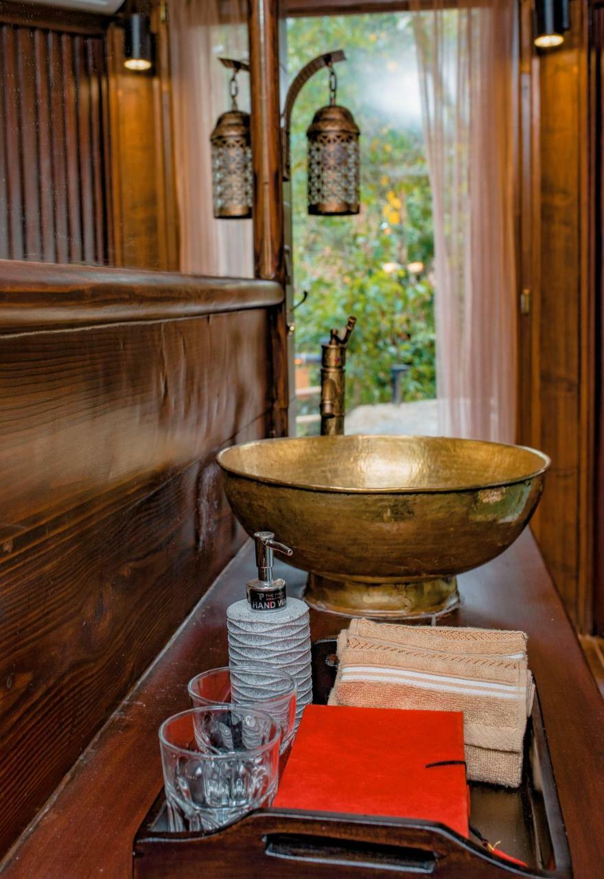 The Pavilions Himalayas Lake View ポカラ エクステリア 写真