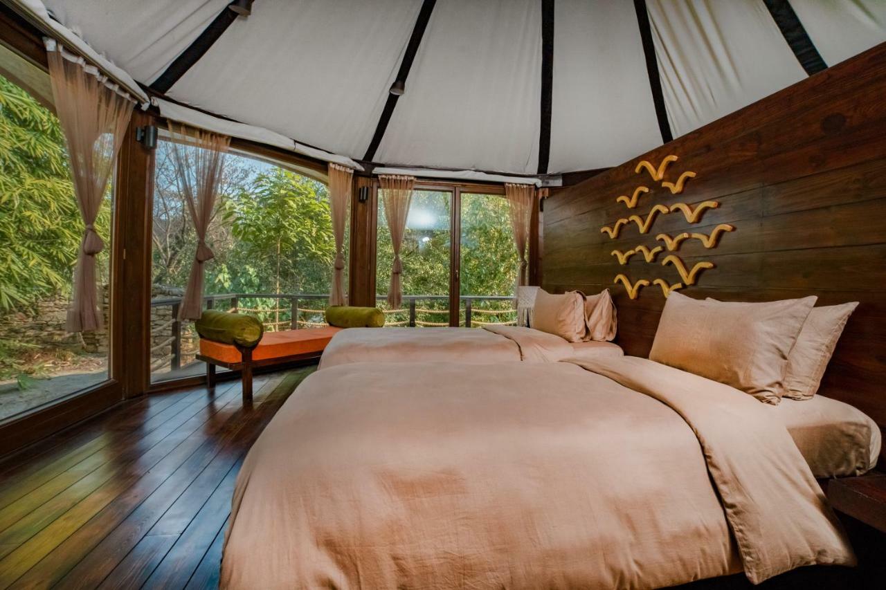 The Pavilions Himalayas Lake View ポカラ エクステリア 写真